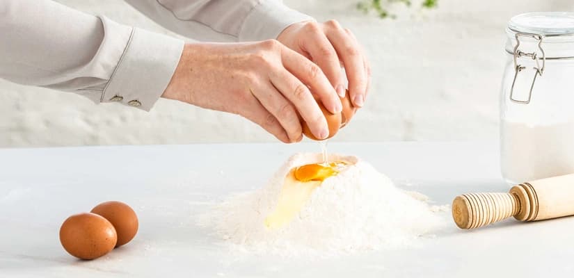 Flour with eggs
